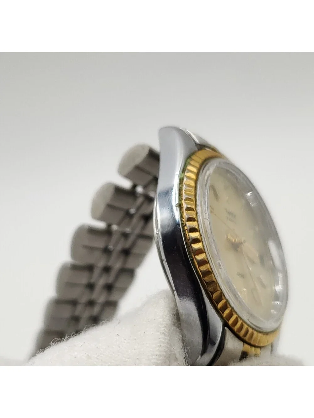 Vintage 1993 Timex Quartz Womens Watch 24mm Two-Tone Date Dial New Battery